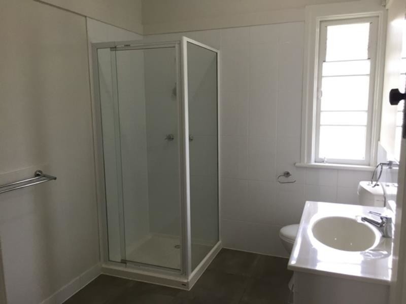 42 Lucas Street, Berserker QLD 4701
